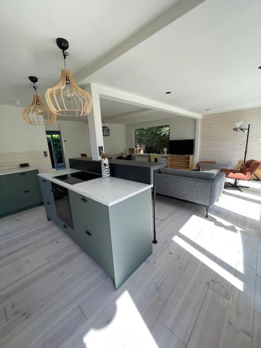 Modern Beach House For 12 Pers! With Jacuzzi ยูเลียนาดอร์ป ภายนอก รูปภาพ