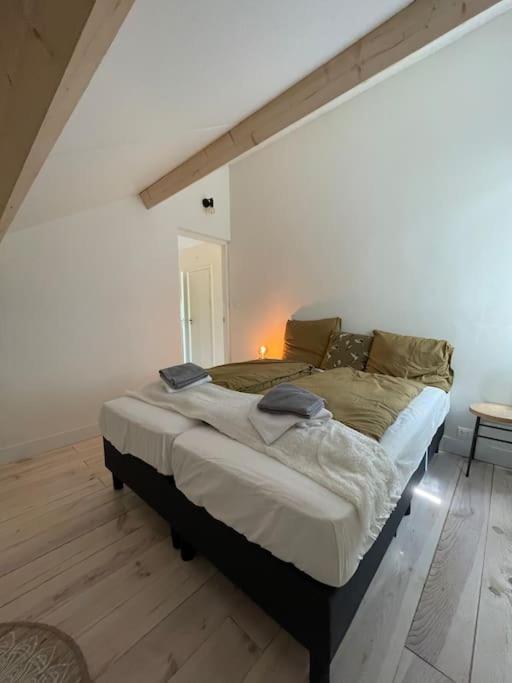 Modern Beach House For 12 Pers! With Jacuzzi ยูเลียนาดอร์ป ภายนอก รูปภาพ