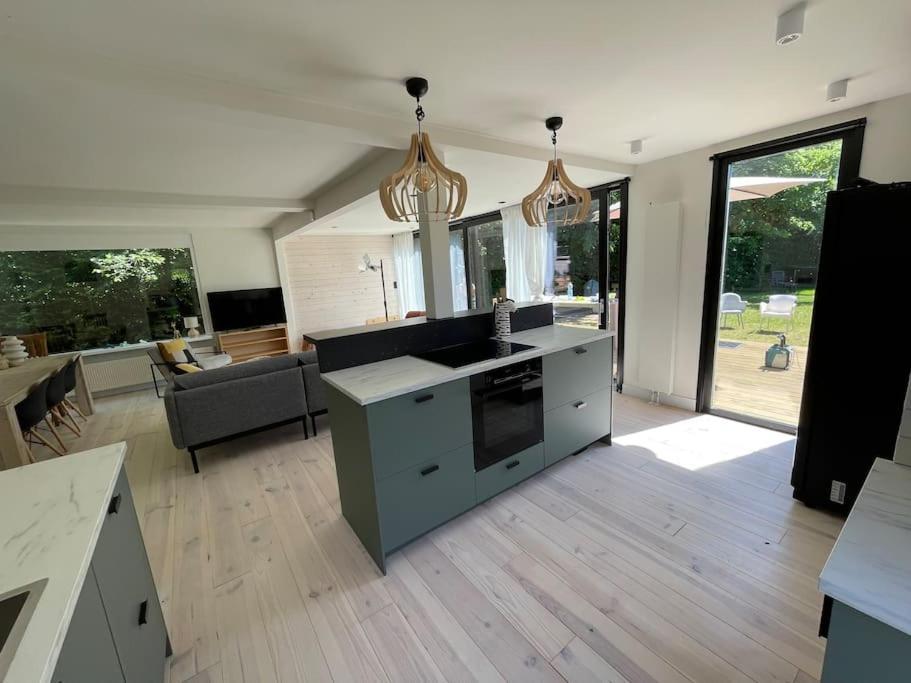 Modern Beach House For 12 Pers! With Jacuzzi ยูเลียนาดอร์ป ภายนอก รูปภาพ